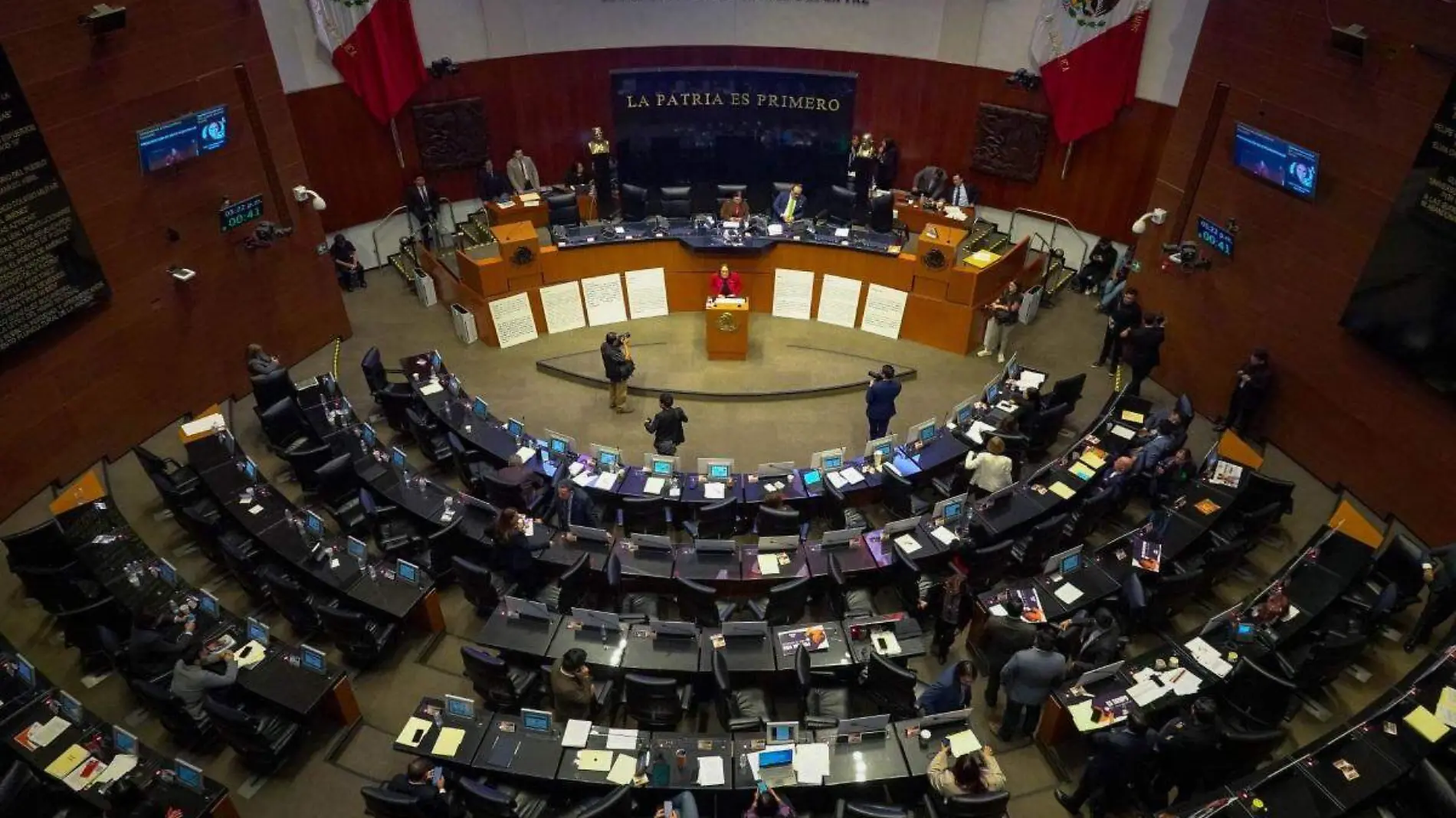 Senado (18)